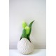 Vázička Carve se zelenými umělými tulipány