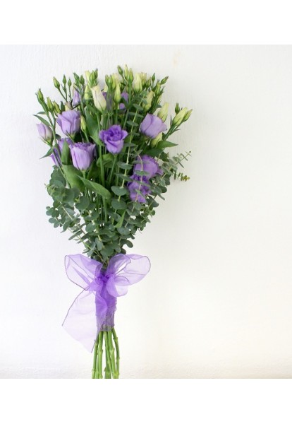 Lila lisianthus a eucalypthus Lila lisianthus a eucalypthus