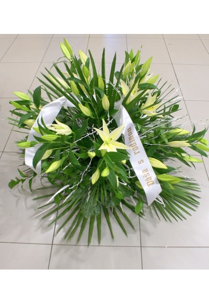 Smuteční vypichovaná kytice s bílými liliemi
